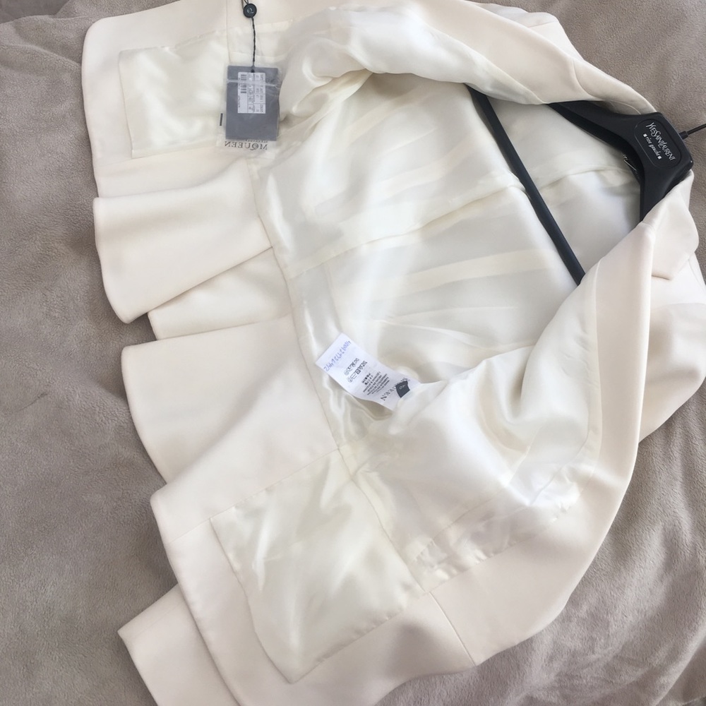Alexander McQueen Cream One-Button Tailored Blazer - Picture 8 of 12